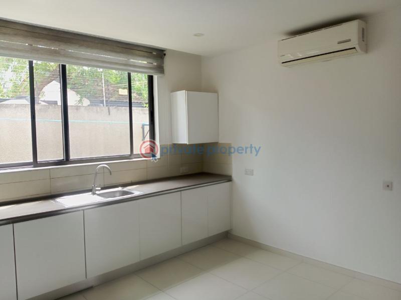 4 bedroom Townhouse For Rent Airport Residential Area Accra - 3