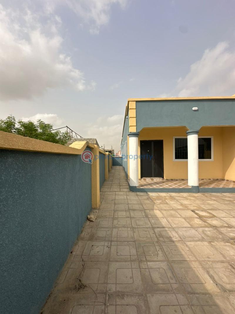 2 bedroom House For Sale Community 25 Tema Accra - 1