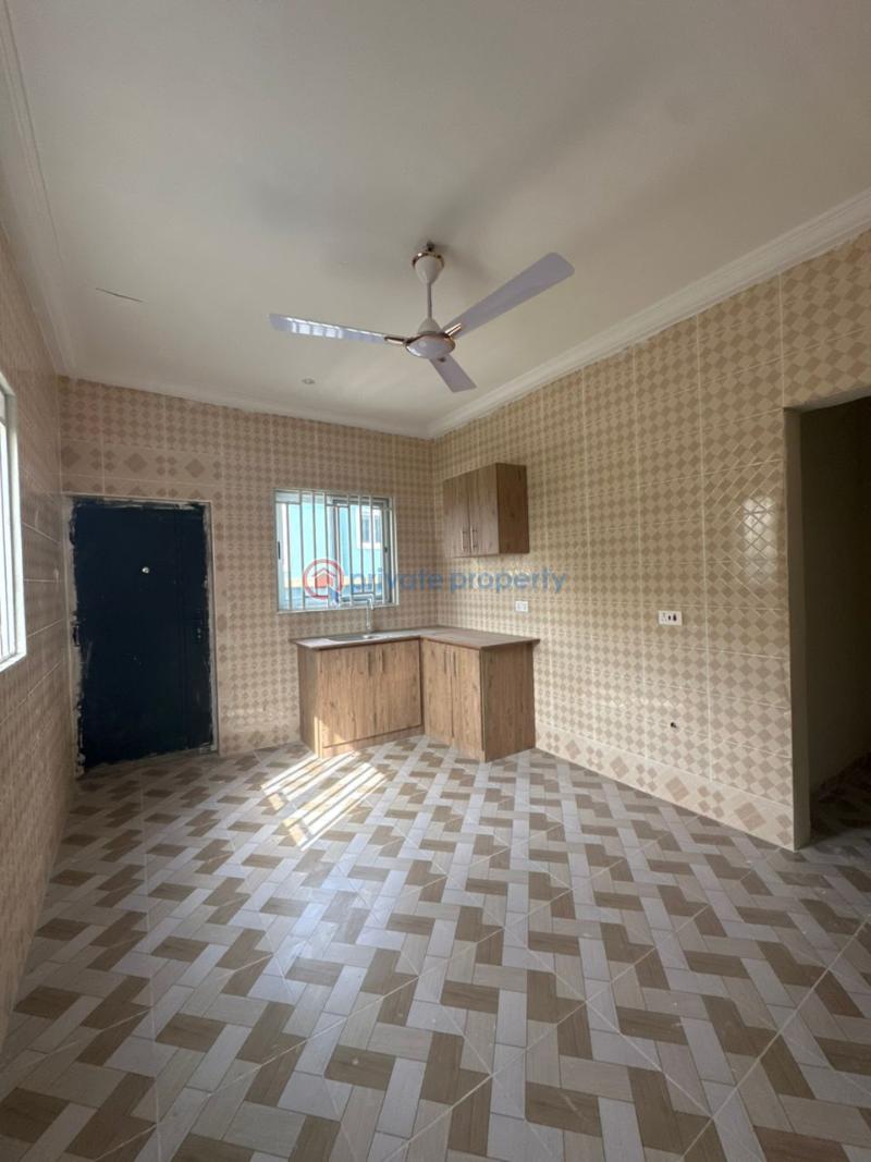 2 bedroom House For Sale Community 25 Tema Accra - 3