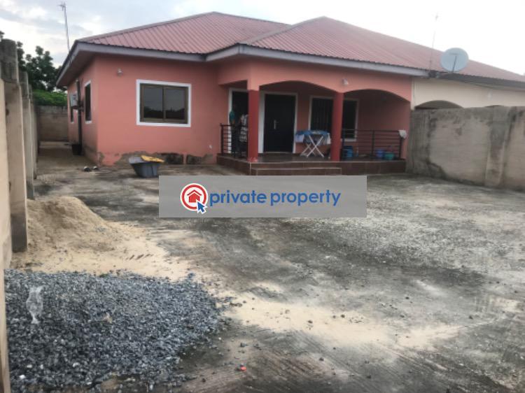 2 bedroom Semi detached Bungalow For Sale &nbsp;tiaman Oyarifa Ga East Municipal Accra - 6