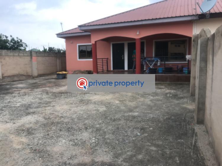 2 bedroom Semi detached Bungalow For Sale &nbsp;tiaman Oyarifa Ga East Municipal Accra - 4