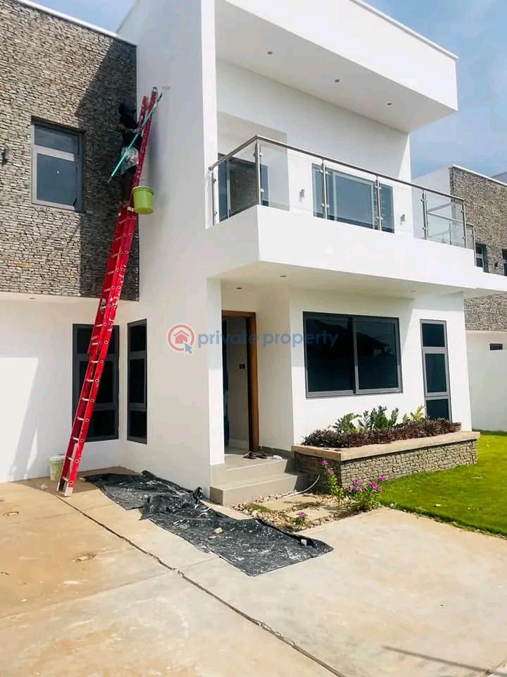 3 bedroom Townhouse For Sale East Airport Airport Residential Area Accra - 1