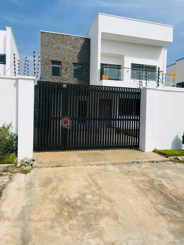 3 bedroom Townhouse For Sale East Airport Airport Residential Area Accra - 3
