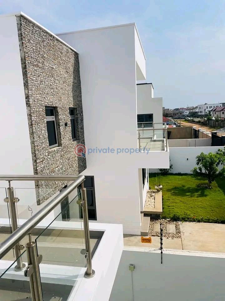 3 bedroom Townhouse For Sale East Airport Airport Residential Area Accra - 5