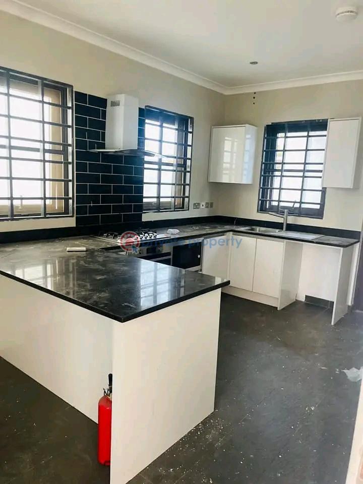 3 bedroom Townhouse For Sale East Airport Airport Residential Area Accra - 2