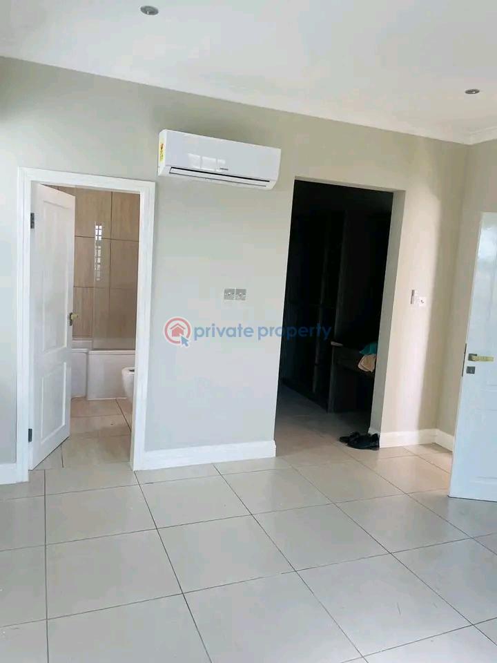 3 bedroom Townhouse For Sale East Airport Airport Residential Area Accra - 6