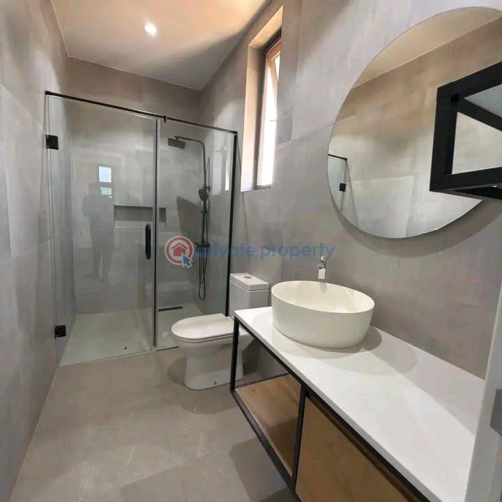 4 bedroom House For Sale East Airport Airport Residential Area Accra - 12