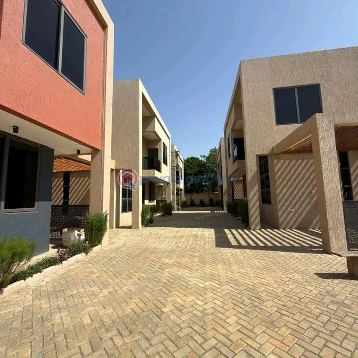 4 bedroom House For Sale East Airport Airport Residential Area Accra - 2