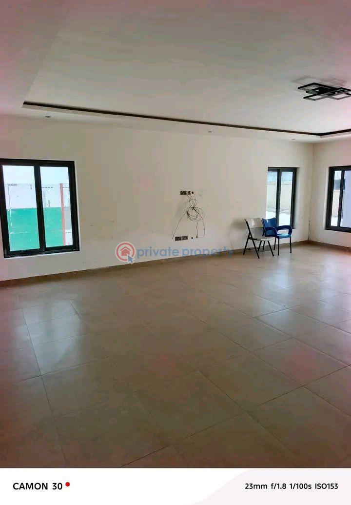 4 bedroom House For Sale Cantonments Accra - 3