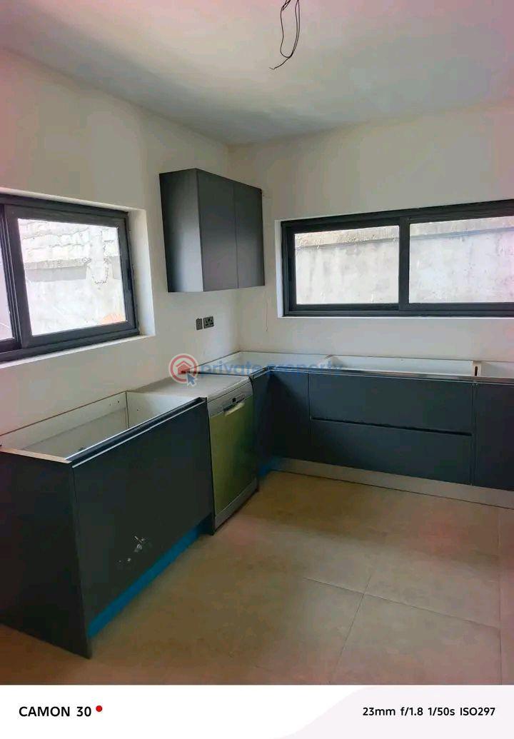 4 bedroom House For Sale Cantonments Accra - 2