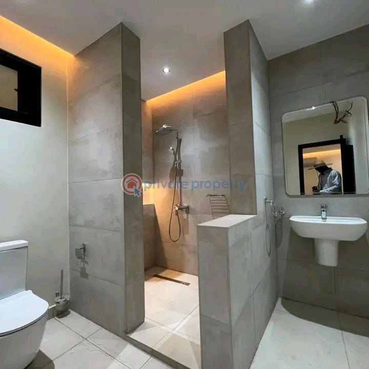 4 bedroom Townhouse For Sale Trasacco Adjiriganor East Legon Accra - 13