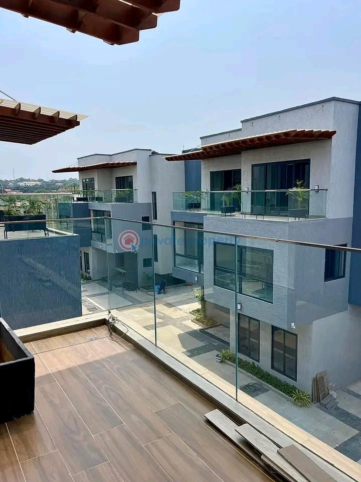 4 bedroom Townhouse For Rent Airport Residential Area Accra - 1