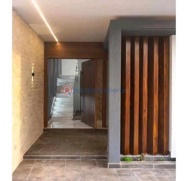 4 bedroom Townhouse For Rent East Airport Airport Residential Area Accra - 3