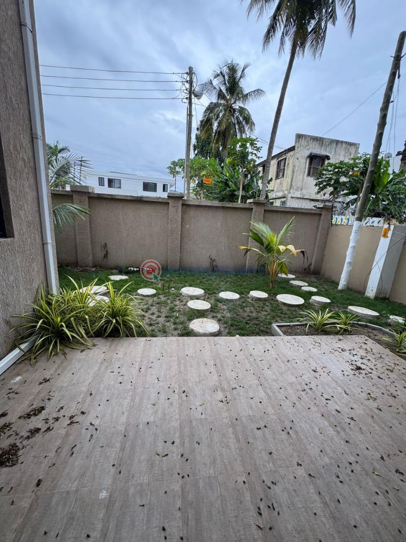 4 bedroom Townhouse For Sale Labone Labadi-Aborm Accra - 4