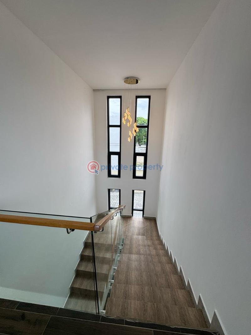 4 bedroom Townhouse For Sale Labone Labadi-Aborm Accra - 16