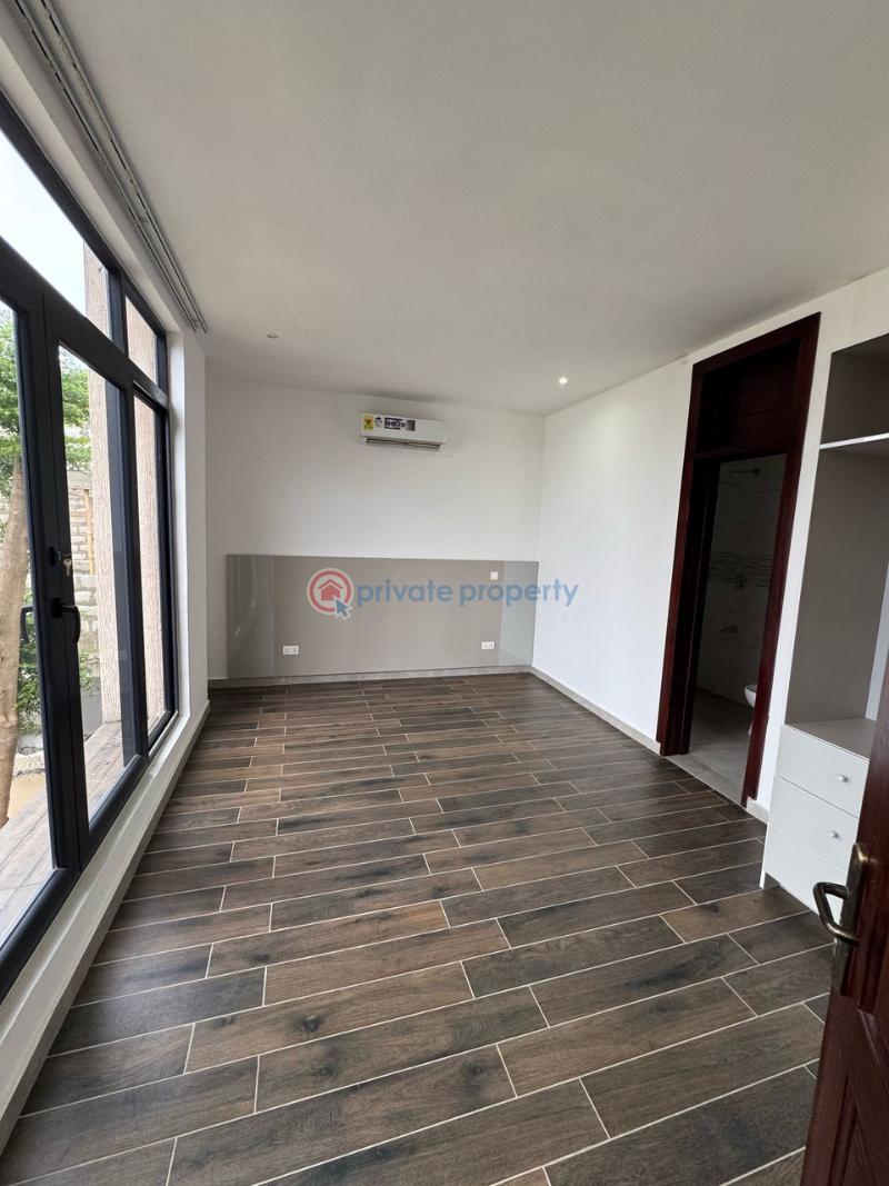 4 bedroom Townhouse For Sale Labone Labadi-Aborm Accra - 8