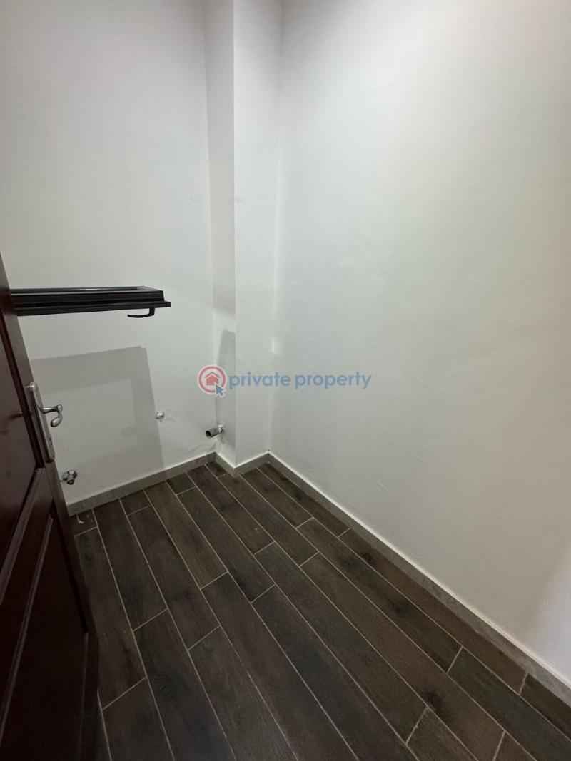 4 bedroom Townhouse For Sale Labone Labadi-Aborm Accra - 12