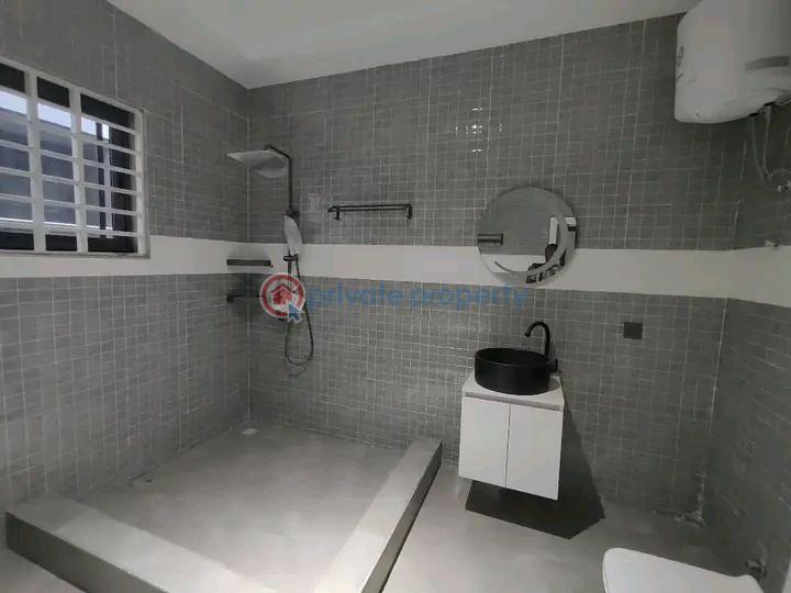 4 bedroom House For Sale Ogbojo East Legon Accra - 5