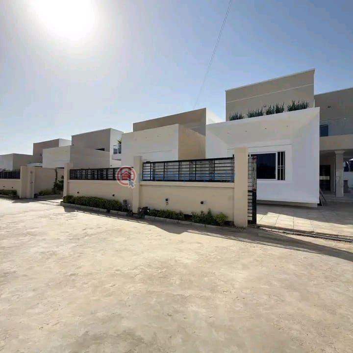 4 bedroom Townhouse For Sale East Airport Airport Residential Area Accra - 4
