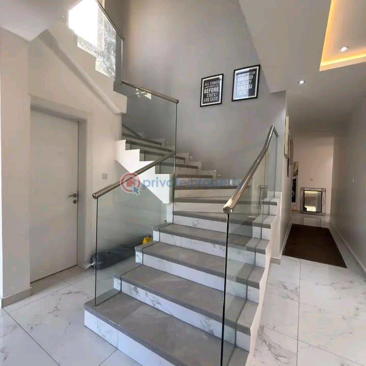 4 bedroom Townhouse For Sale East Airport Airport Residential Area Accra - 7