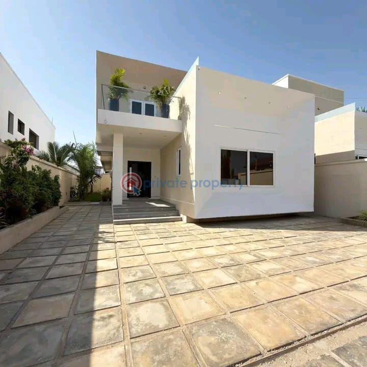 4 bedroom Townhouse For Sale East Airport Airport Residential Area Accra - 0
