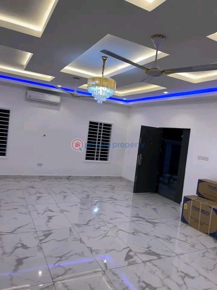 5 bedroom Townhouse For Sale Achimota Accra - 6
