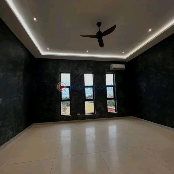 5 bedroom Townhouse For Sale East Airport Airport Residential Area Accra - 6