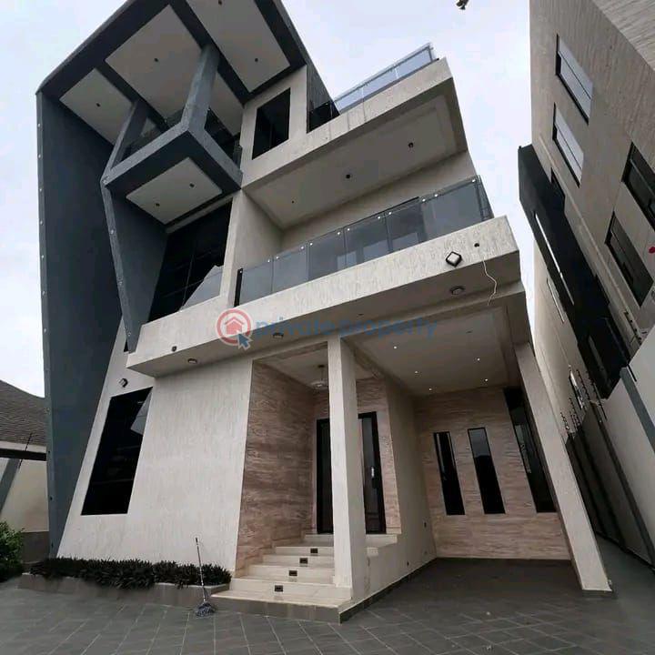 5 bedroom Townhouse For Sale East Airport Airport Residential Area Accra - 1