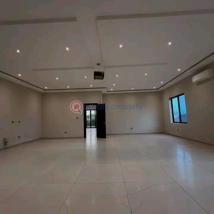 5 bedroom Townhouse For Sale East Airport Airport Residential Area Accra - 7