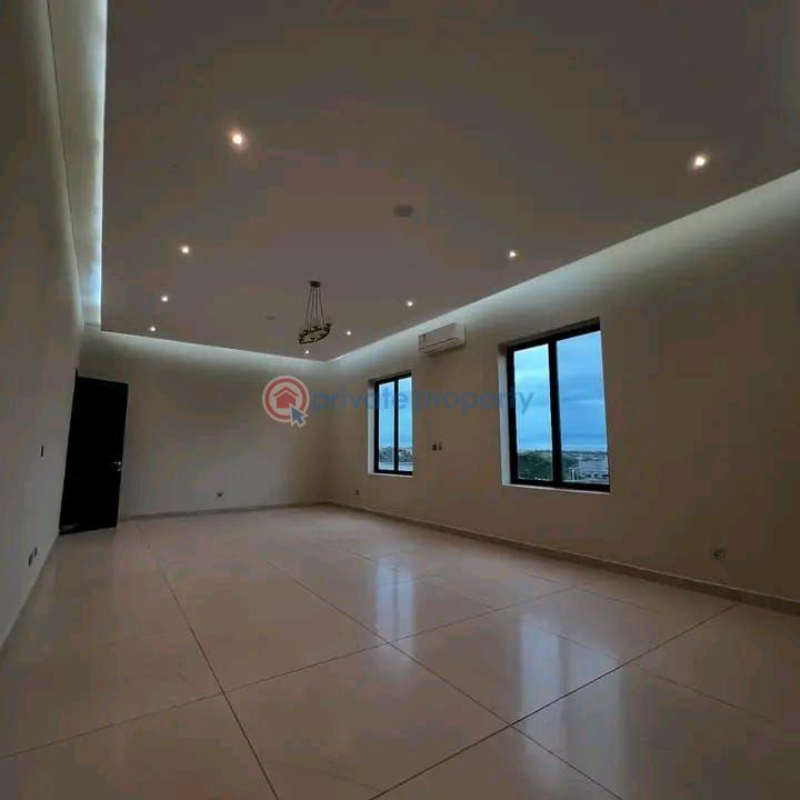 5 bedroom Townhouse For Sale East Airport Airport Residential Area Accra - 10