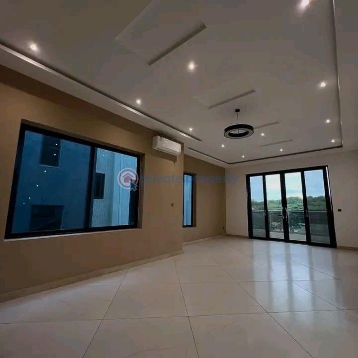5 bedroom Townhouse For Sale East Airport Airport Residential Area Accra - 12
