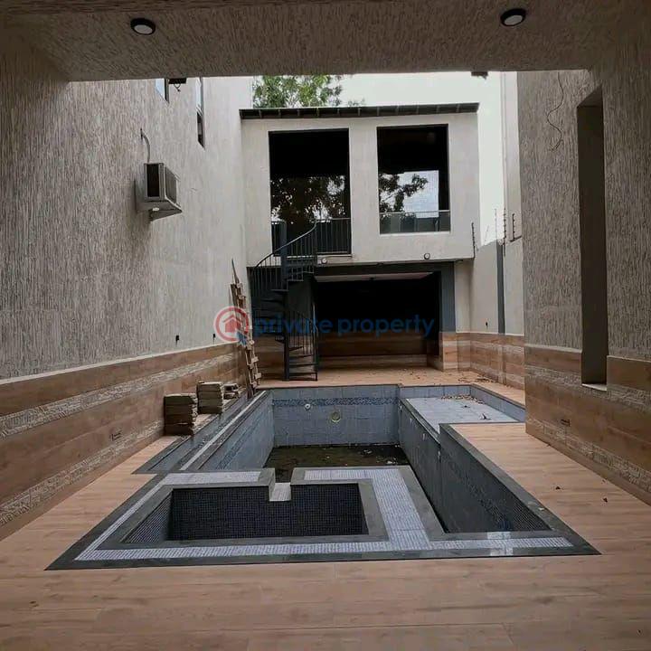 5 bedroom Townhouse For Sale East Airport Airport Residential Area Accra - 4