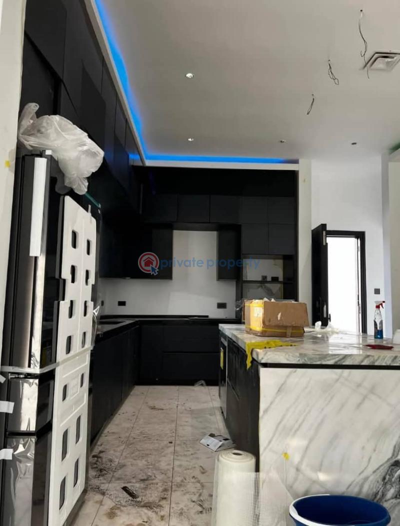5 bedroom Townhouse For Sale Airport Residential Area Accra - 4