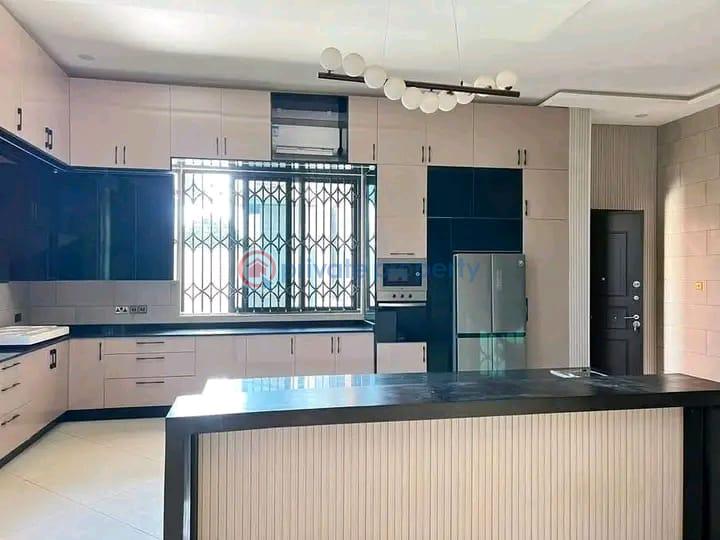 5 bedroom Townhouse For Sale East Airport Airport Residential Area Accra - 3