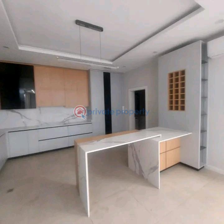 5 bedroom Townhouse For Sale East Airport Airport Residential Area Accra - 7