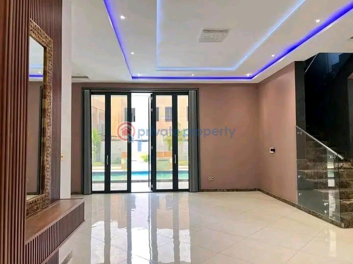 5 bedroom Townhouse For Sale East Airport Airport Residential Area Accra - 8