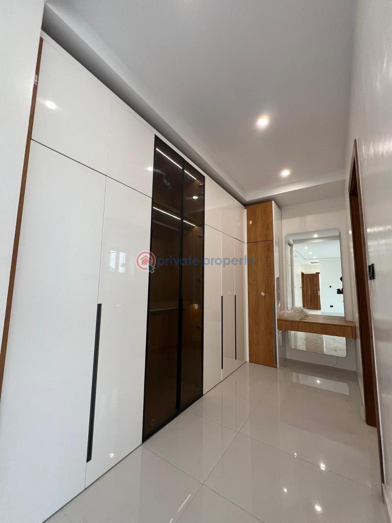5 bedroom Townhouse For Sale East Legon Accra - 2