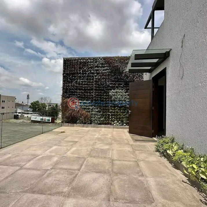 5 bedroom Townhouse For Sale East Legon Accra - 3