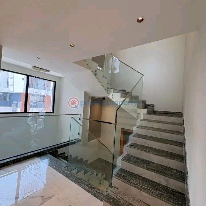 5 bedroom Townhouse For Rent Cantonments Accra - 2