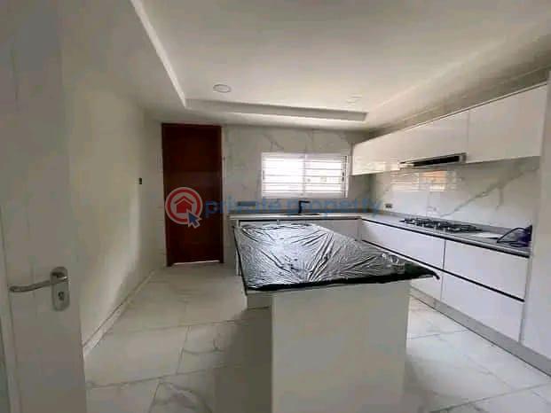 5 bedroom Townhouse For Sale East Airport Airport Residential Area Accra - 9