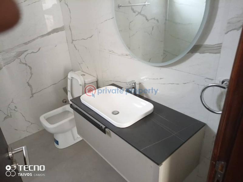 5 bedroom Townhouse For Sale North Ridge Accra - 4