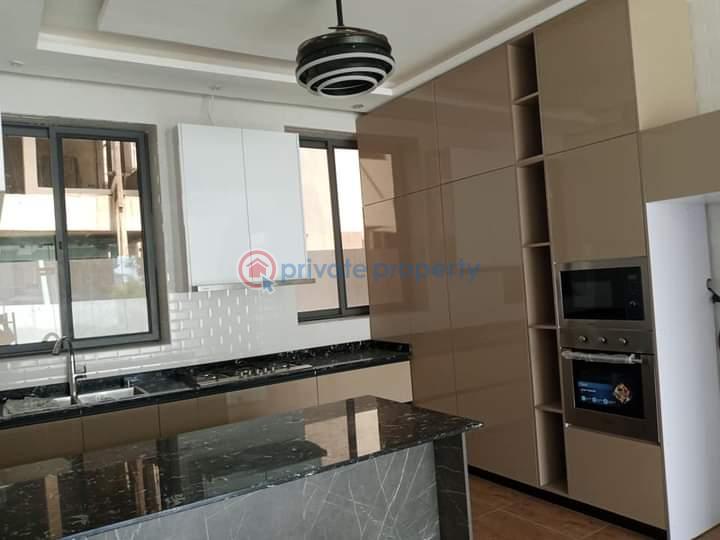 5 bedroom Townhouse For Sale North Ridge Accra - 5