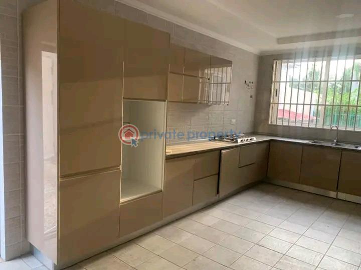 7 bedroom Townhouse For Sale Trasacco Estate East Legon Accra - 12