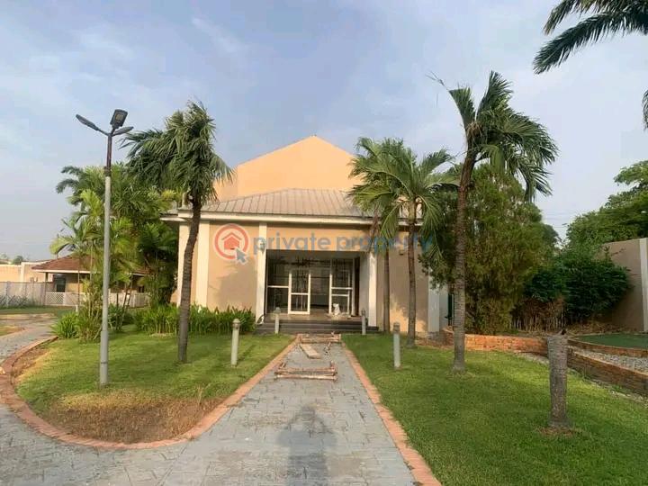 7 bedroom Townhouse For Sale Trasacco Estate East Legon Accra - 5