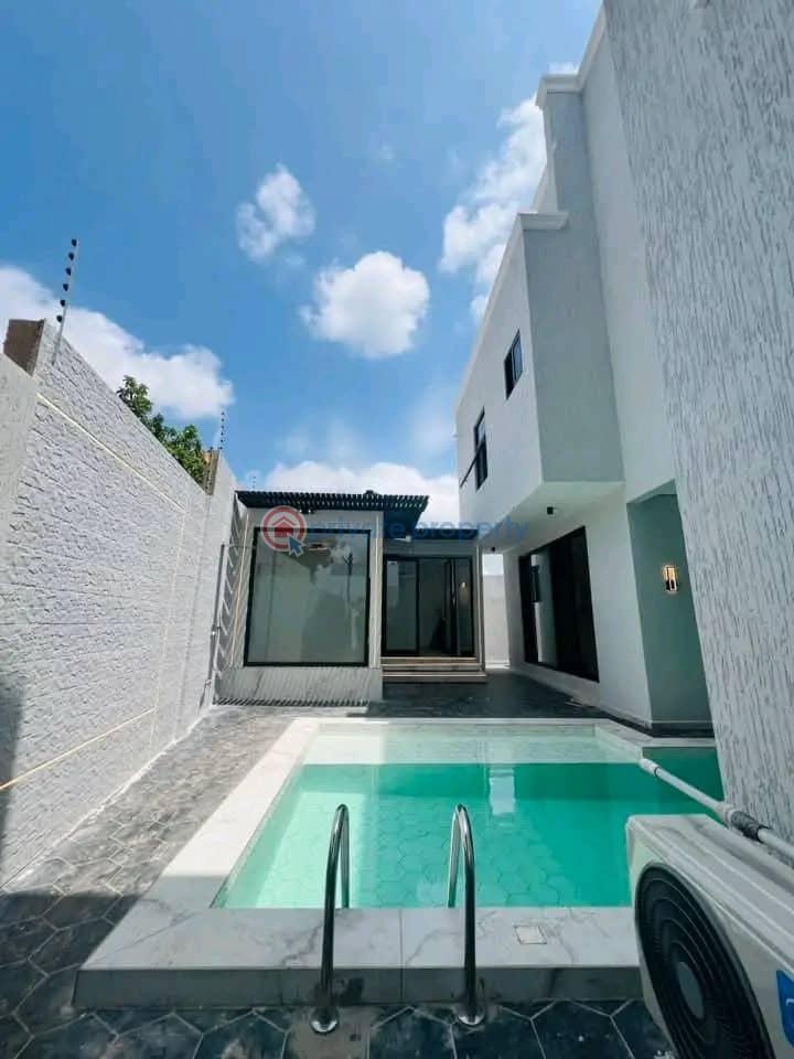 7 bedroom House For Sale East Legon Accra - 2