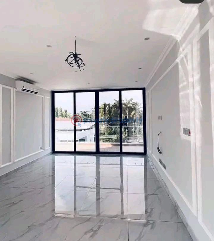 8 bedroom Townhouse For Sale Cantonments Accra - 2