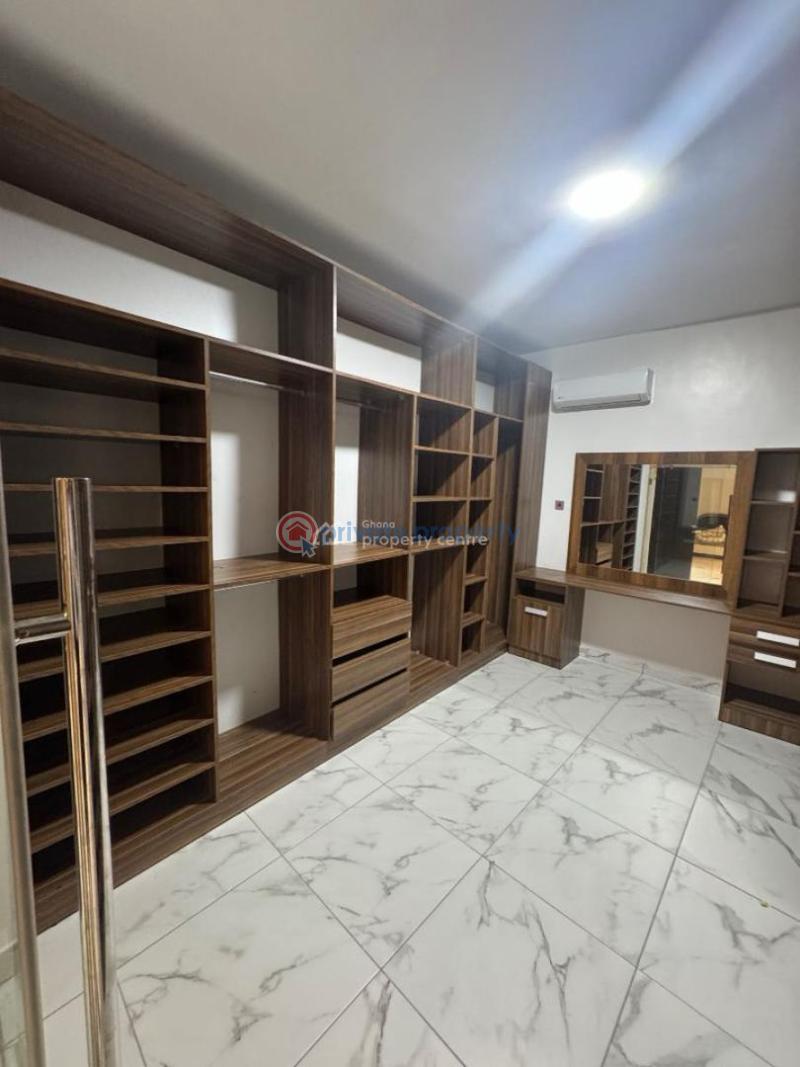 6 bedroom Hostel For Sale Lakeside Estates. Adenta Municipal Accra - 13