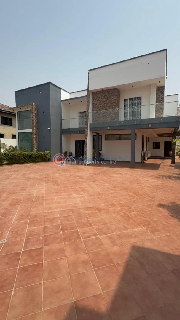 6 bedroom Hostel For Sale Lakeside Estates. Adenta Municipal Accra - 1
