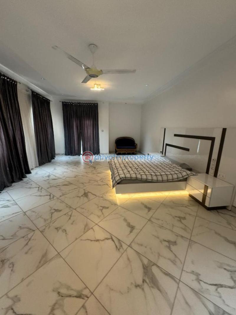 6 bedroom Hostel For Sale Lakeside Estates. Adenta Municipal Accra - 11