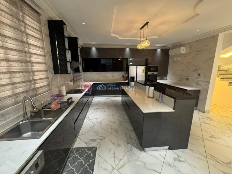 6 bedroom Hostel For Sale Lakeside Estates. Adenta Municipal Accra - 8